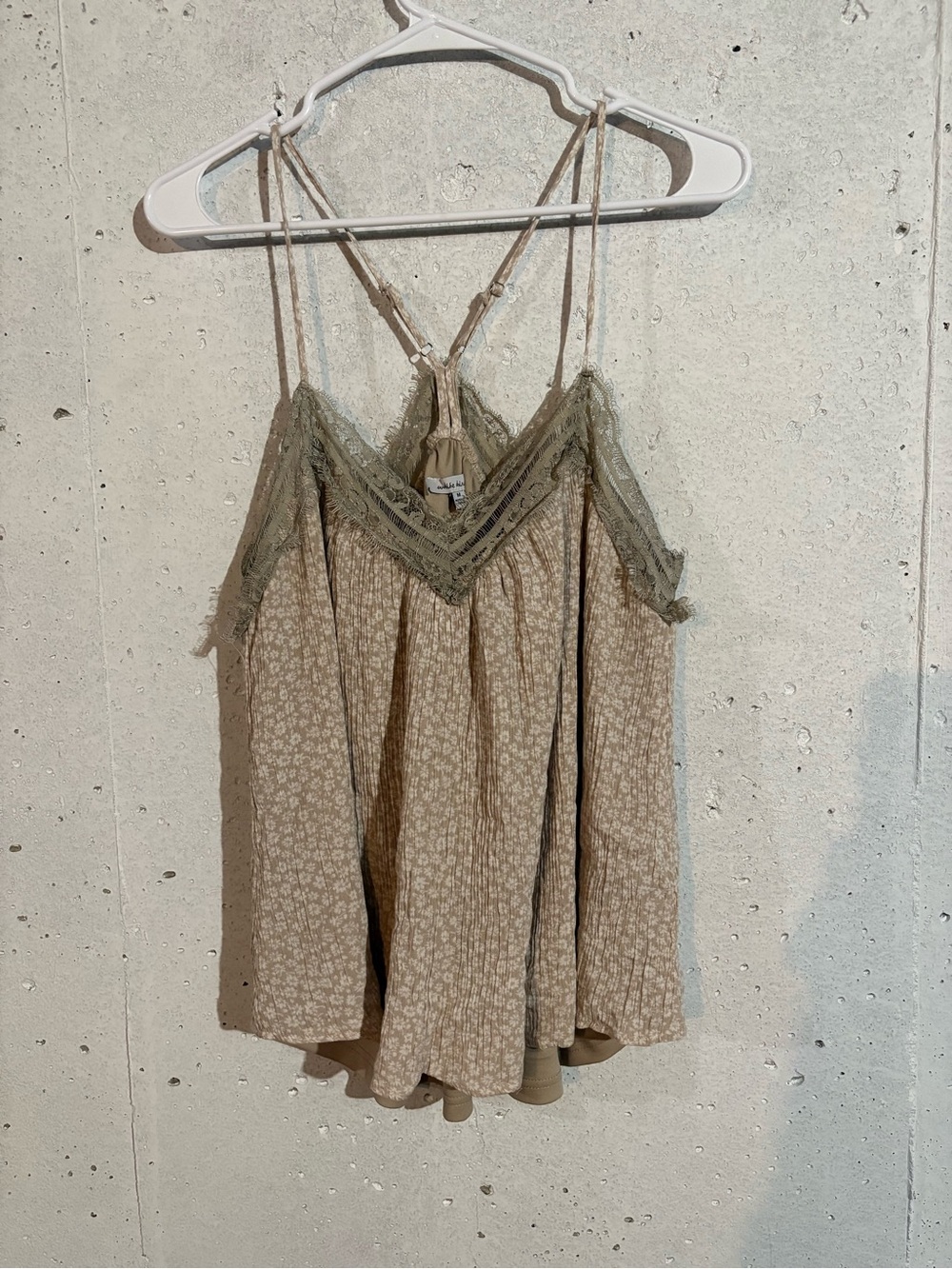 White Birch Floral Lace Trim Tank Top | Size: Medium